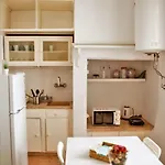 Lx Center Chiado 3* 리스본