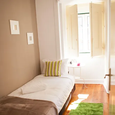 Lx Center Chiado ליסבון