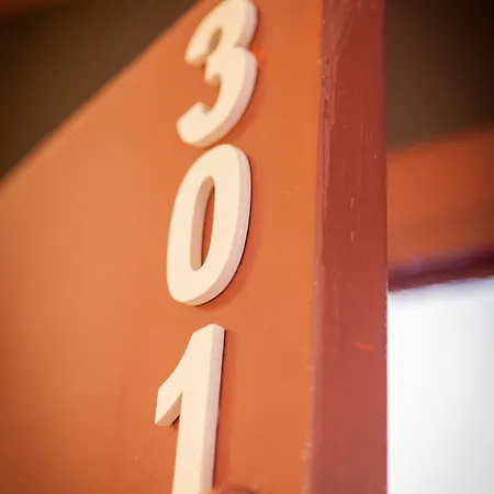 Guest house Lx Center Chiado 3*