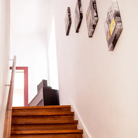 Lx Center Chiado בית הארחה 3*