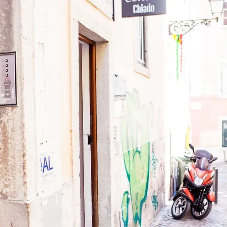 Lx Center Chiado 3* ליסבון