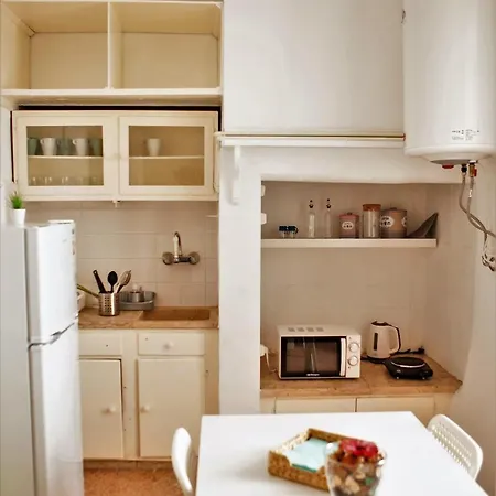 Lx Center Chiado 3* ליסבון