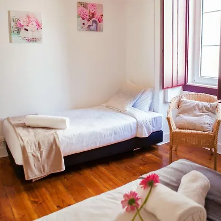 Lx Center Chiado 3* ליסבון
